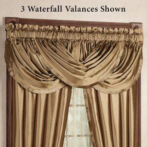 🪭 Versailles Waterfall Window Valance NWT